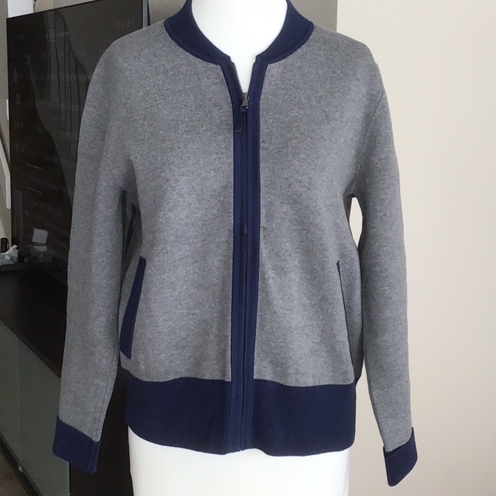 Vineyard Vines Women's Gray and Blue Baseball Style Sweater